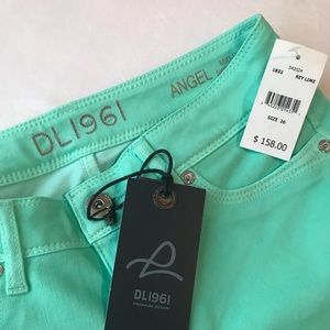 Y2K retro Amazing color!! DL1961 Angel mid-rise skinny jean | key lime